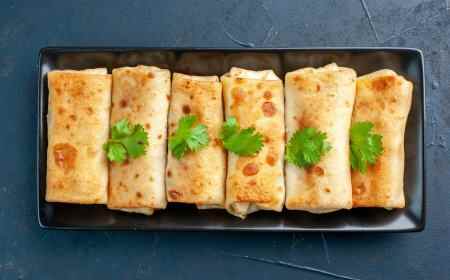 SIX MUST-TRY CHINESE STREET FOODS 6款必尝中国小吃